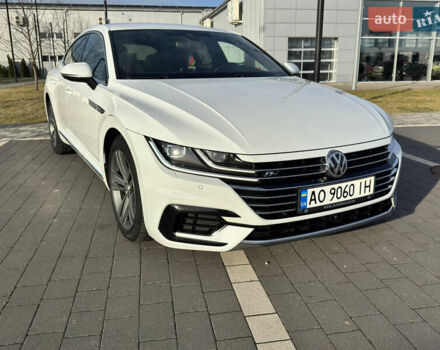 Белый Фольксваген Arteon, объемом двигателя 2 л и пробегом 215 тыс. км за 25999 $, фото 9 на Automoto.ua