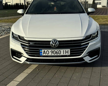 Белый Фольксваген Arteon, объемом двигателя 2 л и пробегом 215 тыс. км за 25999 $, фото 12 на Automoto.ua