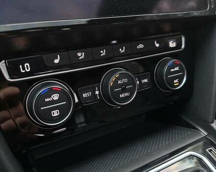 Белый Фольксваген Arteon, объемом двигателя 1.98 л и пробегом 46 тыс. км за 23900 $, фото 37 на Automoto.ua