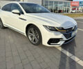 Белый Фольксваген Arteon, объемом двигателя 2 л и пробегом 215 тыс. км за 25999 $, фото 5 на Automoto.ua