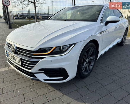 Белый Фольксваген Arteon, объемом двигателя 2 л и пробегом 215 тыс. км за 25999 $, фото 10 на Automoto.ua