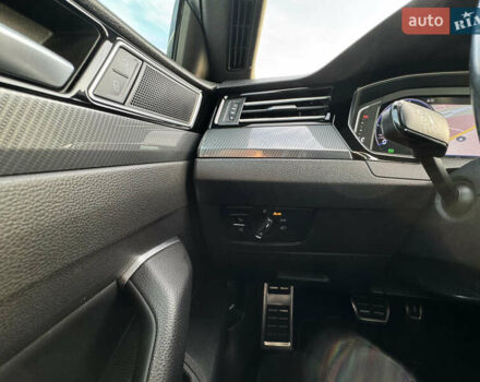 Белый Фольксваген Arteon, объемом двигателя 2 л и пробегом 215 тыс. км за 25999 $, фото 63 на Automoto.ua