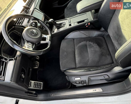 Белый Фольксваген Arteon, объемом двигателя 2 л и пробегом 215 тыс. км за 25999 $, фото 49 на Automoto.ua