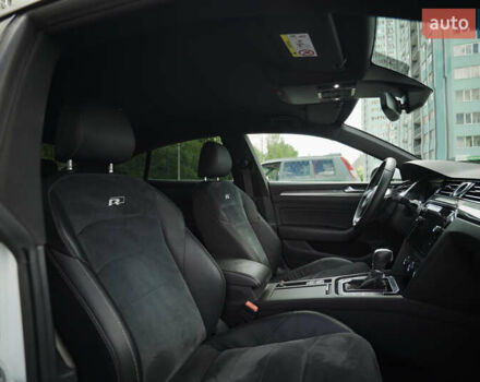 Белый Фольксваген Arteon, объемом двигателя 2 л и пробегом 146 тыс. км за 29100 $, фото 63 на Automoto.ua