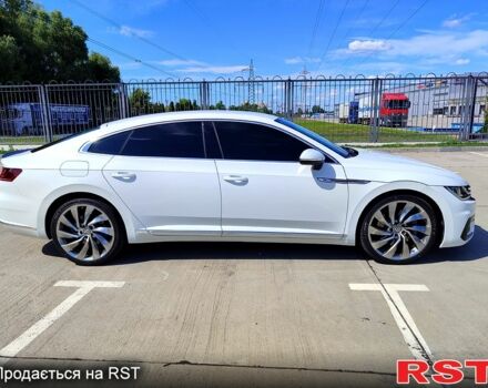 Белый Фольксваген Arteon, объемом двигателя 2 л и пробегом 157 тыс. км за 22500 $, фото 2 на Automoto.ua