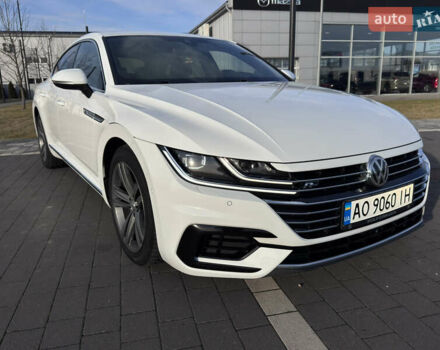 Белый Фольксваген Arteon, объемом двигателя 2 л и пробегом 215 тыс. км за 25999 $, фото 2 на Automoto.ua