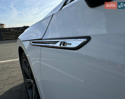 Белый Фольксваген Arteon, объемом двигателя 2 л и пробегом 215 тыс. км за 25999 $, фото 37 на Automoto.ua
