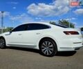 Білий Фольксваген Arteon, об'ємом двигуна 2 л та пробігом 150 тис. км за 26900 $, фото 5 на Automoto.ua