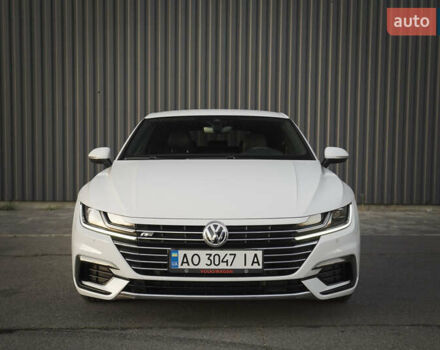 Белый Фольксваген Arteon, объемом двигателя 2 л и пробегом 146 тыс. км за 29100 $, фото 1 на Automoto.ua