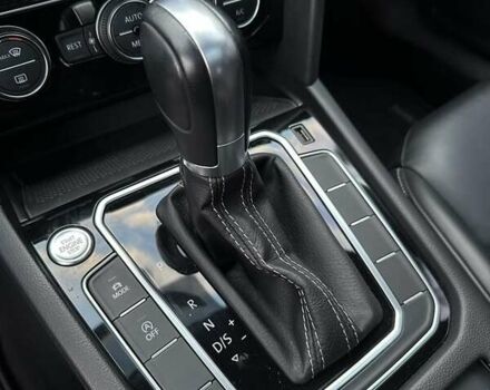 Белый Фольксваген Arteon, объемом двигателя 1.98 л и пробегом 46 тыс. км за 23900 $, фото 33 на Automoto.ua