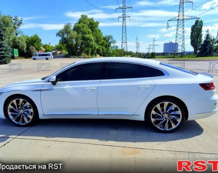 Белый Фольксваген Arteon, объемом двигателя 2 л и пробегом 157 тыс. км за 22500 $, фото 1 на Automoto.ua