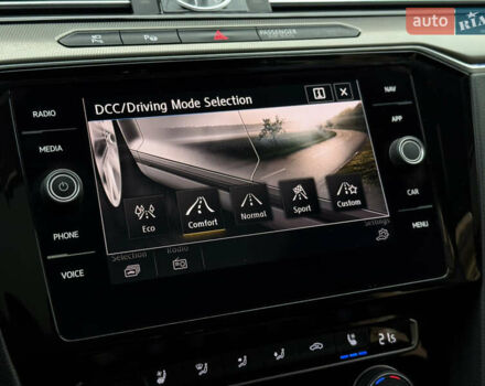 Белый Фольксваген Arteon, объемом двигателя 2 л и пробегом 154 тыс. км за 27600 $, фото 4 на Automoto.ua