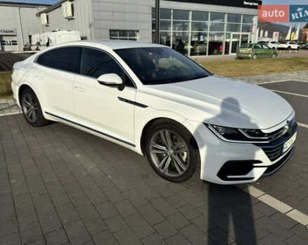 Белый Фольксваген Arteon, объемом двигателя 2 л и пробегом 215 тыс. км за 25999 $, фото 25 на Automoto.ua