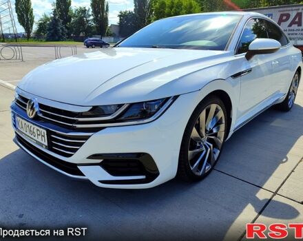 Белый Фольксваген Arteon, объемом двигателя 2 л и пробегом 157 тыс. км за 22500 $, фото 3 на Automoto.ua