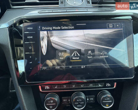 Белый Фольксваген Arteon, объемом двигателя 2 л и пробегом 215 тыс. км за 25999 $, фото 68 на Automoto.ua