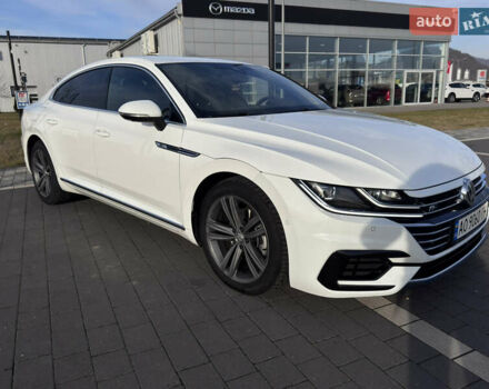 Белый Фольксваген Arteon, объемом двигателя 2 л и пробегом 215 тыс. км за 25999 $, фото 7 на Automoto.ua