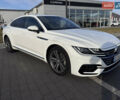 Белый Фольксваген Arteon, объемом двигателя 2 л и пробегом 215 тыс. км за 25999 $, фото 7 на Automoto.ua
