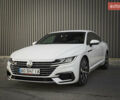Белый Фольксваген Arteon, объемом двигателя 2 л и пробегом 146 тыс. км за 29100 $, фото 1 на Automoto.ua