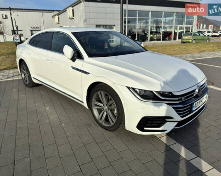 Белый Фольксваген Arteon, объемом двигателя 2 л и пробегом 215 тыс. км за 25999 $, фото 3 на Automoto.ua