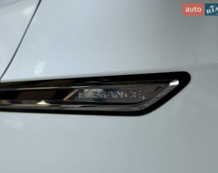 Белый Фольксваген Arteon, объемом двигателя 2 л и пробегом 154 тыс. км за 27600 $, фото 14 на Automoto.ua