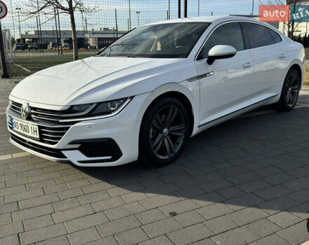 Белый Фольксваген Arteon, объемом двигателя 2 л и пробегом 215 тыс. км за 25999 $, фото 6 на Automoto.ua