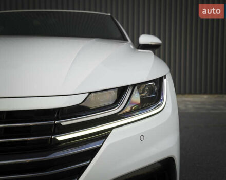 Белый Фольксваген Arteon, объемом двигателя 2 л и пробегом 146 тыс. км за 29100 $, фото 13 на Automoto.ua