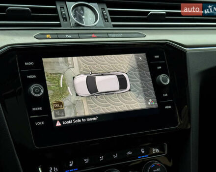 Белый Фольксваген Arteon, объемом двигателя 2 л и пробегом 154 тыс. км за 27600 $, фото 3 на Automoto.ua