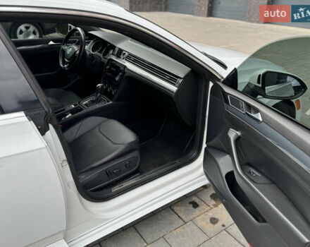 Белый Фольксваген Arteon, объемом двигателя 1.98 л и пробегом 148 тыс. км за 21500 $, фото 20 на Automoto.ua