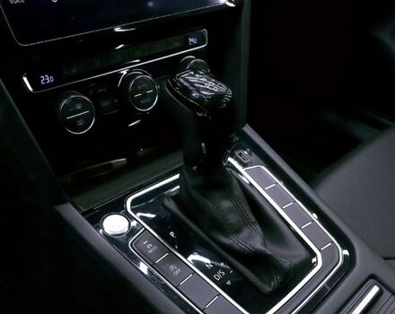 Белый Фольксваген Arteon, объемом двигателя 2 л и пробегом 126 тыс. км за 23500 $, фото 6 на Automoto.ua