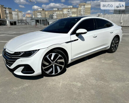 Белый Фольксваген Arteon, объемом двигателя 1.98 л и пробегом 39 тыс. км за 33500 $, фото 3 на Automoto.ua