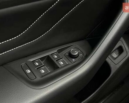 Белый Фольксваген Arteon, объемом двигателя 1.97 л и пробегом 75 тыс. км за 34000 $, фото 25 на Automoto.ua