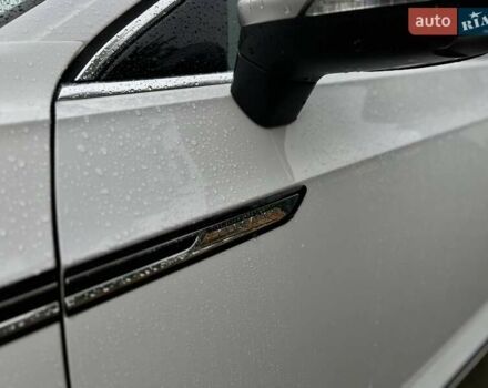 Белый Фольксваген Arteon, объемом двигателя 1.97 л и пробегом 75 тыс. км за 34000 $, фото 12 на Automoto.ua