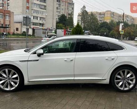Белый Фольксваген Arteon, объемом двигателя 1.97 л и пробегом 75 тыс. км за 34000 $, фото 3 на Automoto.ua