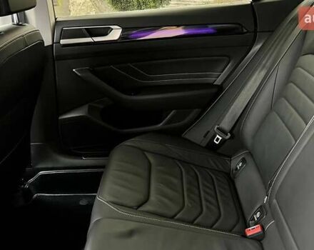 Белый Фольксваген Arteon, объемом двигателя 1.97 л и пробегом 75 тыс. км за 34000 $, фото 35 на Automoto.ua