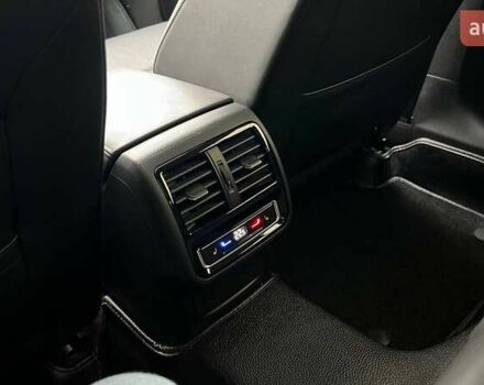 Белый Фольксваген Arteon, объемом двигателя 1.97 л и пробегом 75 тыс. км за 34000 $, фото 37 на Automoto.ua