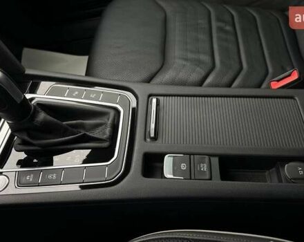 Белый Фольксваген Arteon, объемом двигателя 1.97 л и пробегом 75 тыс. км за 34000 $, фото 28 на Automoto.ua