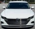Белый Фольксваген Arteon, объемом двигателя 2 л и пробегом 10 тыс. км за 10675 $, фото 1 на Automoto.ua