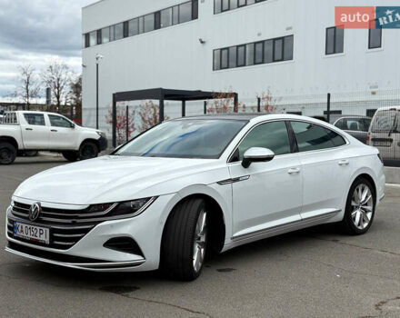 Білий Фольксваген Arteon, об'ємом двигуна 1.97 л та пробігом 144 тис. км за 28799 $, фото 6 на Automoto.ua