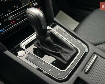 Белый Фольксваген Arteon, объемом двигателя 1.97 л и пробегом 75 тыс. км за 34000 $, фото 19 на Automoto.ua