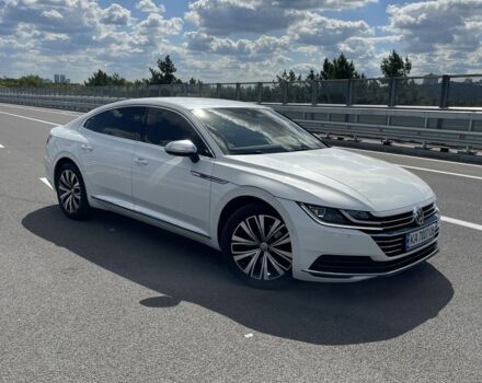 Белый Фольксваген Arteon, объемом двигателя 2 л и пробегом 155 тыс. км за 29999 $, фото 1 на Automoto.ua