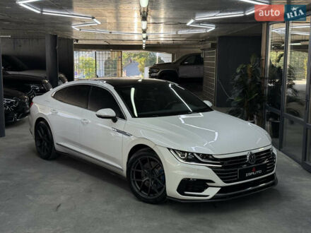 Фольксваген Arteon 2017 в Одессе на Automoto.ua Белый Фольксваген Arteon, объемом двигателя 1.98 л и пробегом 81 тыс. км за 31900 $, фото 1 на Automoto.ua
