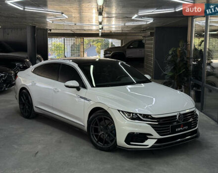 Белый Фольксваген Arteon, объемом двигателя 1.98 л и пробегом 81 тыс. км за 31900 $, фото 1 на Automoto.ua