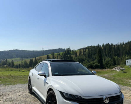Белый Фольксваген Arteon, объемом двигателя 2 л и пробегом 148 тыс. км за 29000 $, фото 1 на Automoto.ua