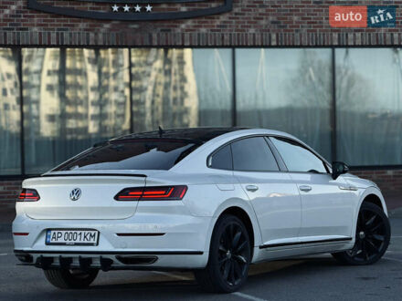 Белый Фольксваген Arteon, объемом двигателя 2 л и пробегом 130 тыс. км за 25000 $, фото 1 на Automoto.ua