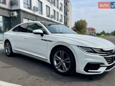 Белый Фольксваген Arteon, объемом двигателя 1.97 л и пробегом 235 тыс. км за 25850 $, фото 1 на Automoto.ua