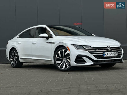 Белый Фольксваген Arteon, объемом двигателя 1.98 л и пробегом 57 тыс. км за 26300 $, фото 1 на Automoto.ua