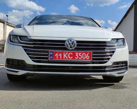 Белый Фольксваген Arteon, объемом двигателя 2 л и пробегом 141 тыс. км за 26500 $, фото 1 на Automoto.ua