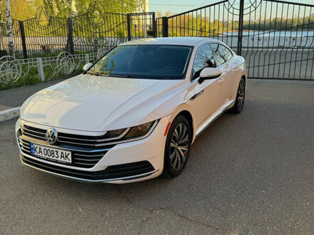 Белый Фольксваген Arteon, объемом двигателя 1.98 л и пробегом 96 тыс. км за 28400 $, фото 1 на Automoto.ua