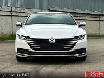 Фольксваген Arteon 2018 у Києві на Automoto.ua Білий Фольксваген Arteon, об'ємом двигуна 20 л та пробігом 140 тис. км за 27000 $, фото 1 на Automoto.ua
