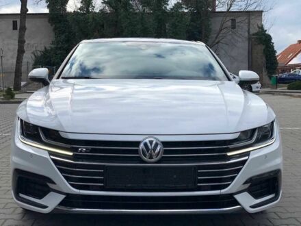 Белый Фольксваген Arteon, объемом двигателя 2 л и пробегом 93 тыс. км за 19500 $, фото 1 на Automoto.ua